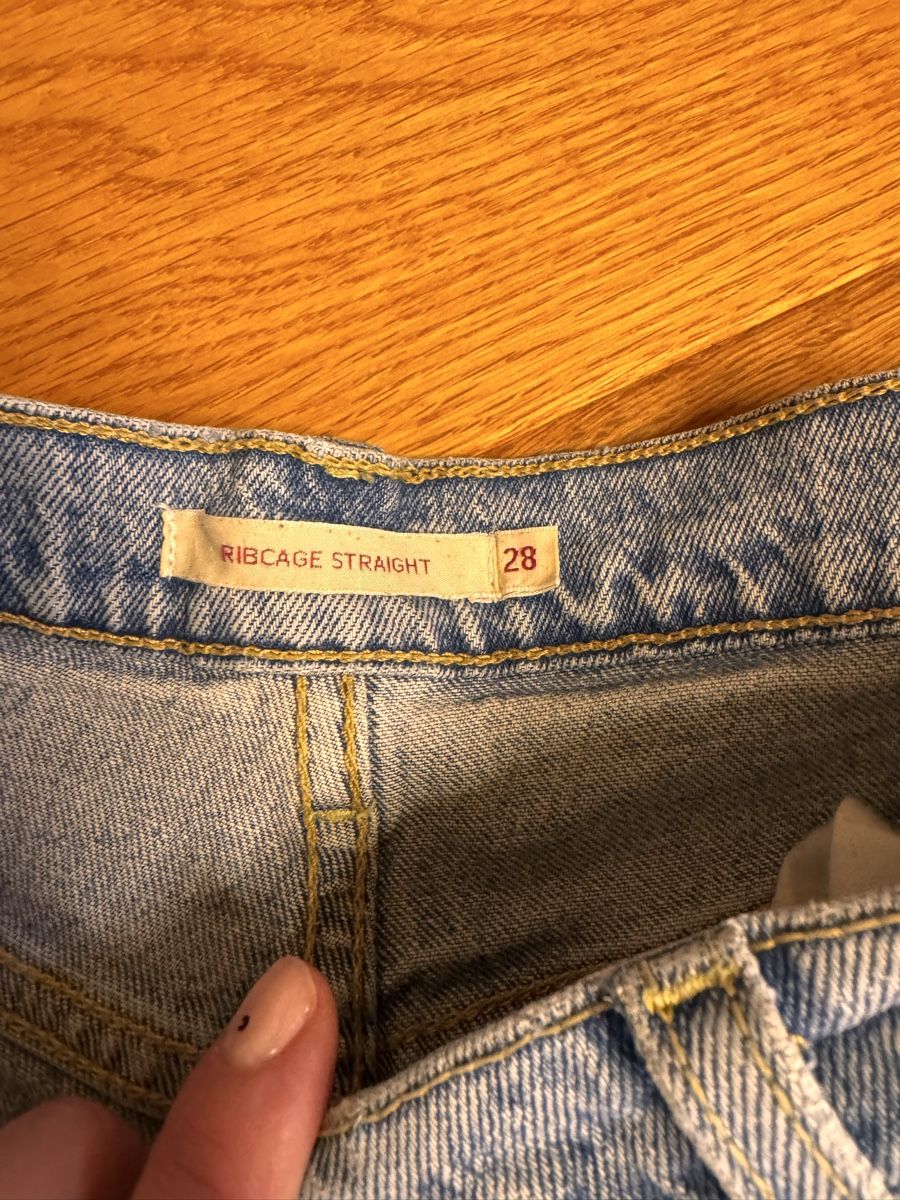 Levi's Jeans: Levis Ribcage straight – Usato da Klosters venduto da jewelsy 2