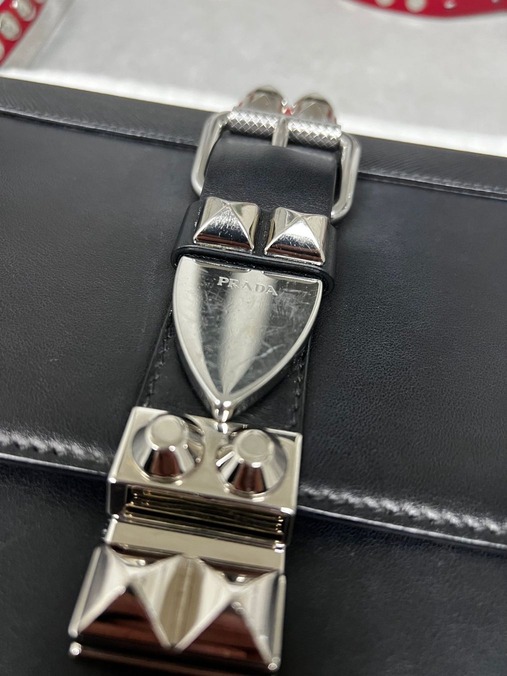 Prada Taschen: Prada Eletrka Studded Bag – Gebraucht aus Biel/Bienne von sami0788480082 3