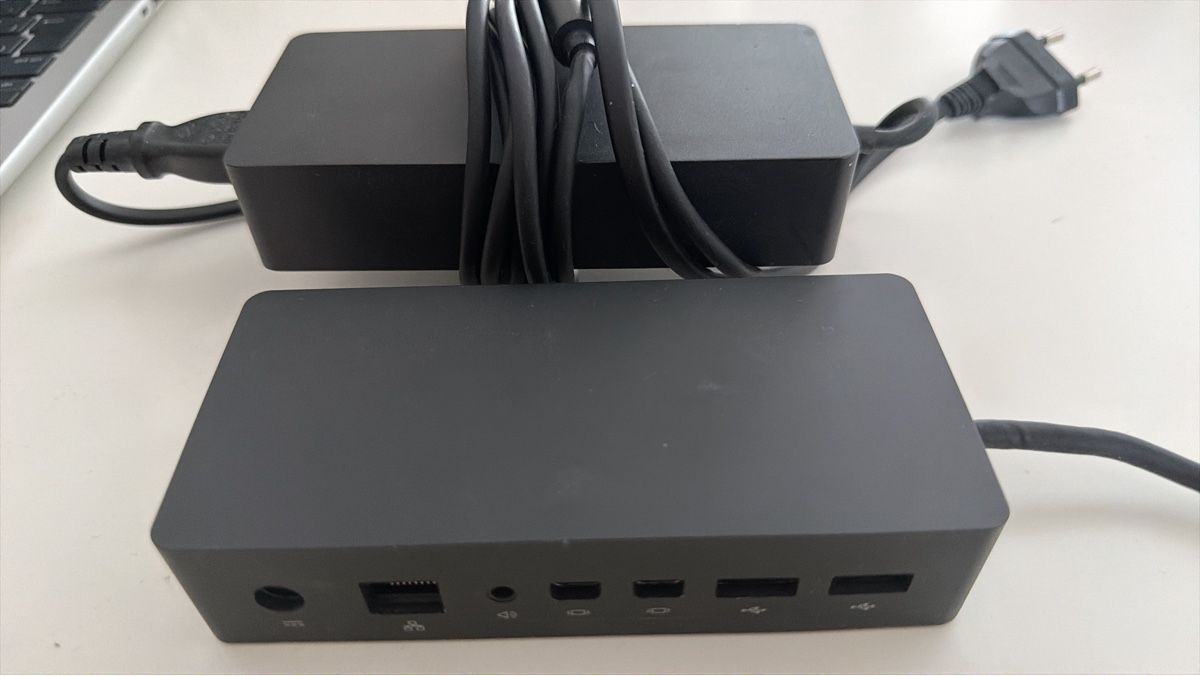 Microsoft Docking station: Surface Dock 2 mit Netzteil – Usato da Grafstal venduto da Kelly044