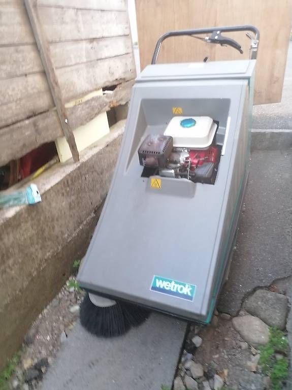 Wetrok Tutte le macchine: Kahrmaschine. Wertrok. Karcher – Usato da Merenschwand venduto da Top-top