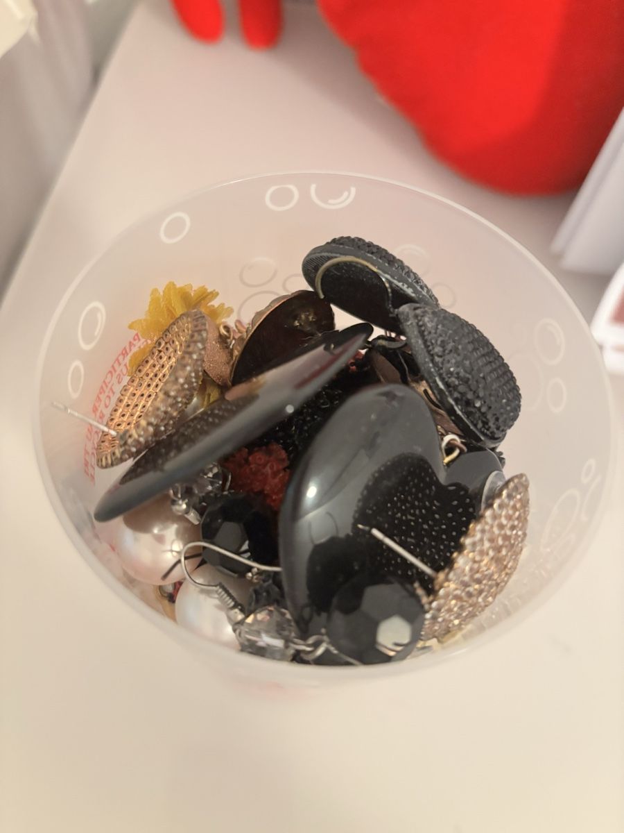 Orecchini pendenti & Orecchini a lobo: Mystery Box verschiedene Ohrenringe und Ringe – Usato da Aesch BL venduto da Jelu20 1