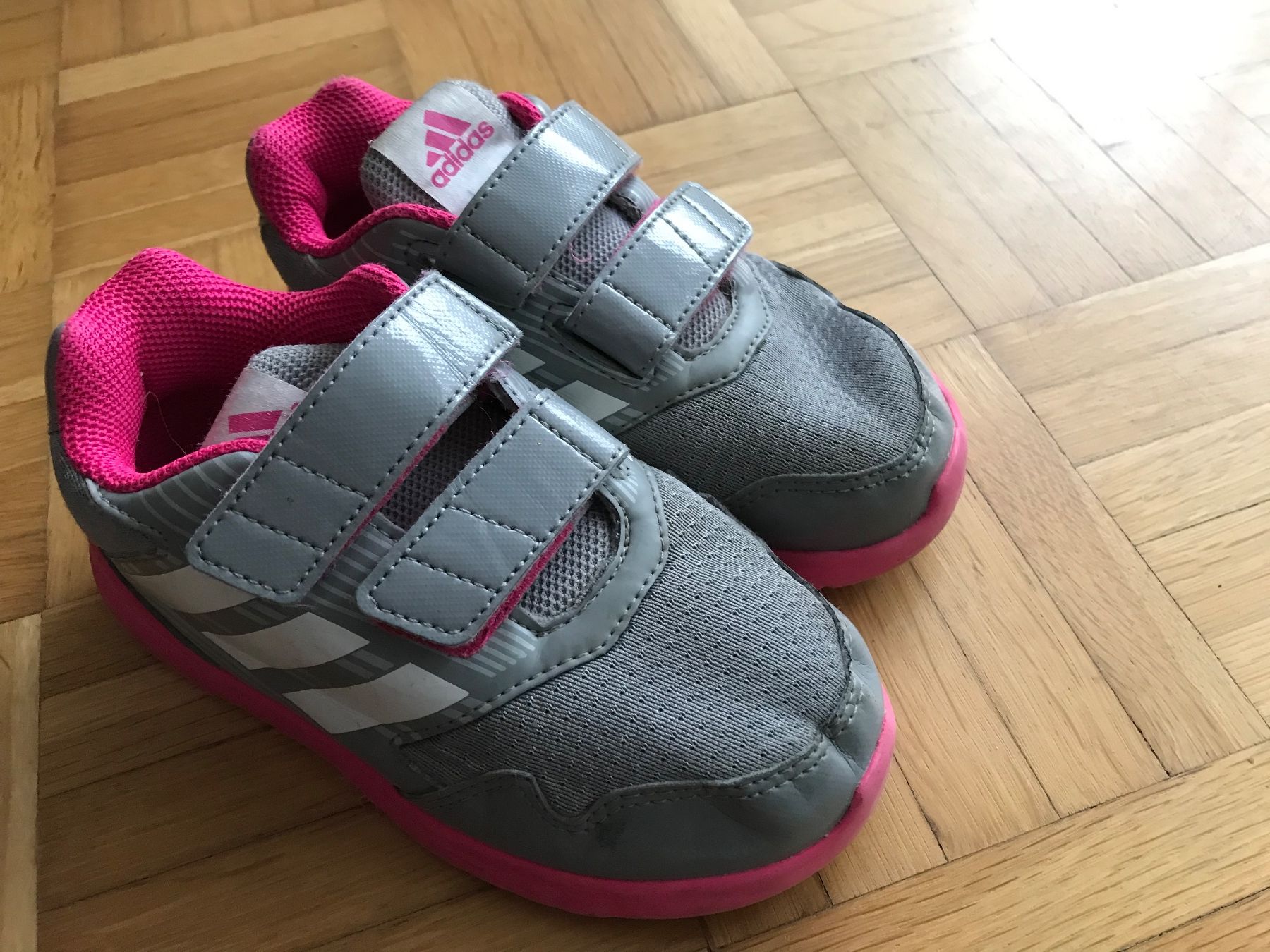Adidas Scarpe per ragazze: Turnschuhe Mädchen von Adidas Grösse 26 – Usato da Emmenbrücke venduto da Hathor123 2