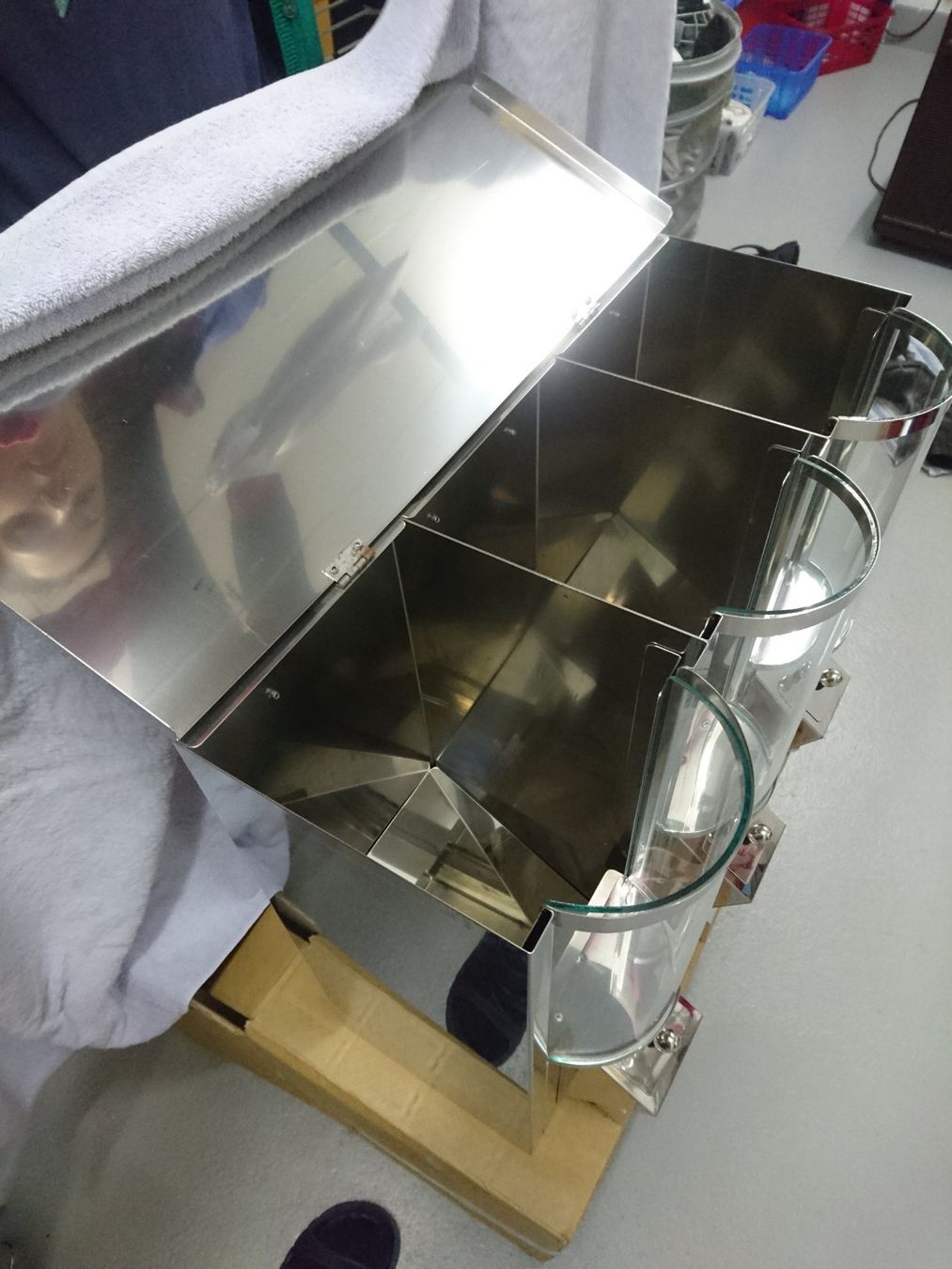 Cucine complete: Kaffeeschütte für 3x5 kg – Usato da Auslikon venduto da Brunino74 2