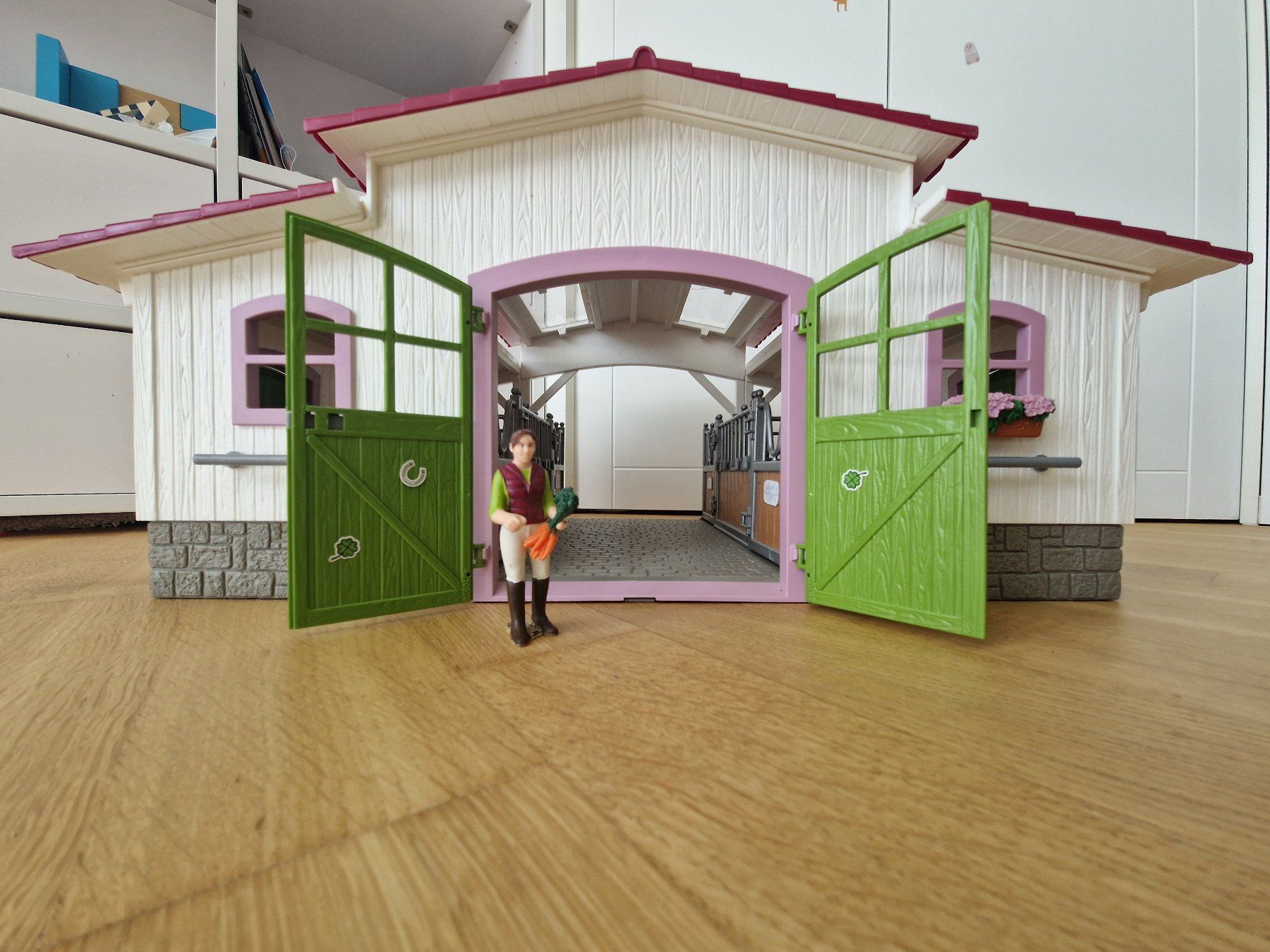 Schleich Spielzeuge: Schleich 💥  Grosser Schleich Stall – Gebraucht aus Gossau SG von dolores_x