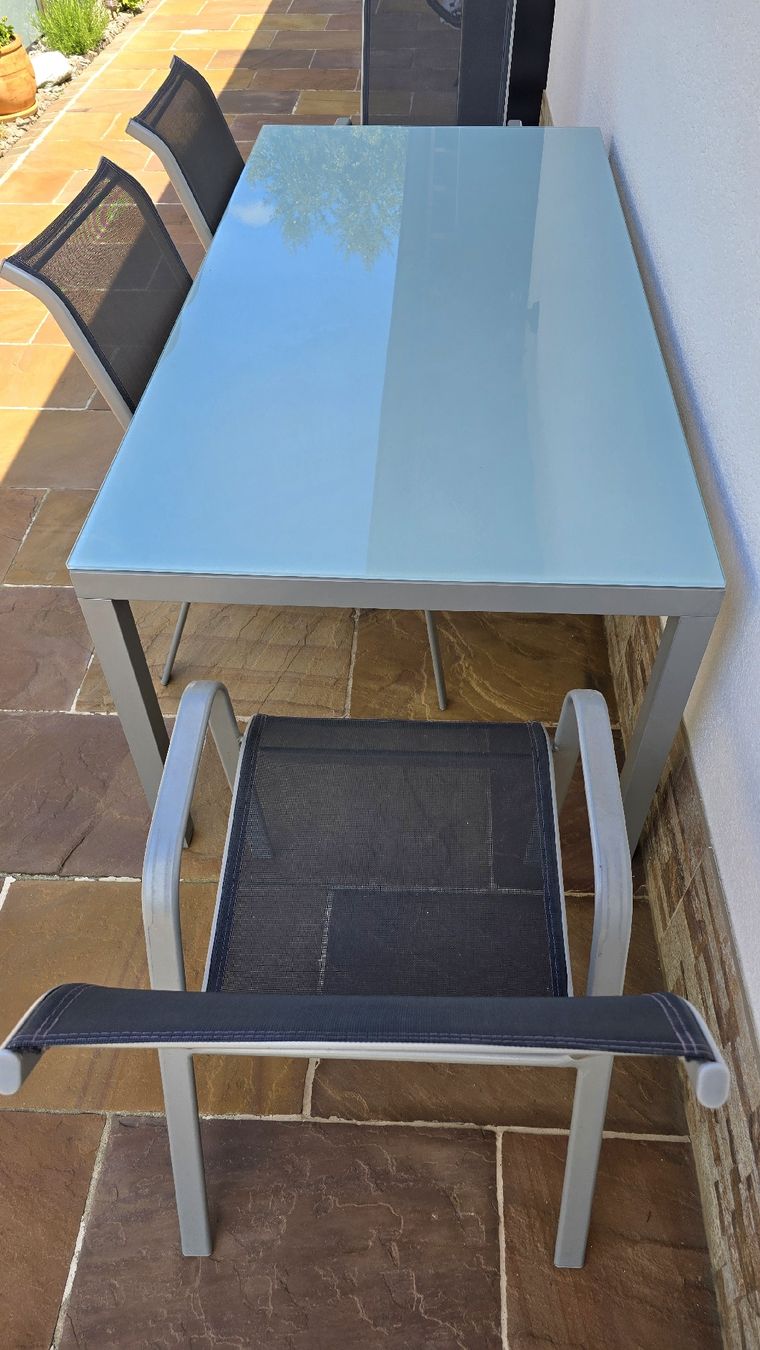 Set di tavolo e panche: Glastisch Set mit 4 Stühlen, Alu/Textil – Usato da Möhlin venduto da Atdiego76 3