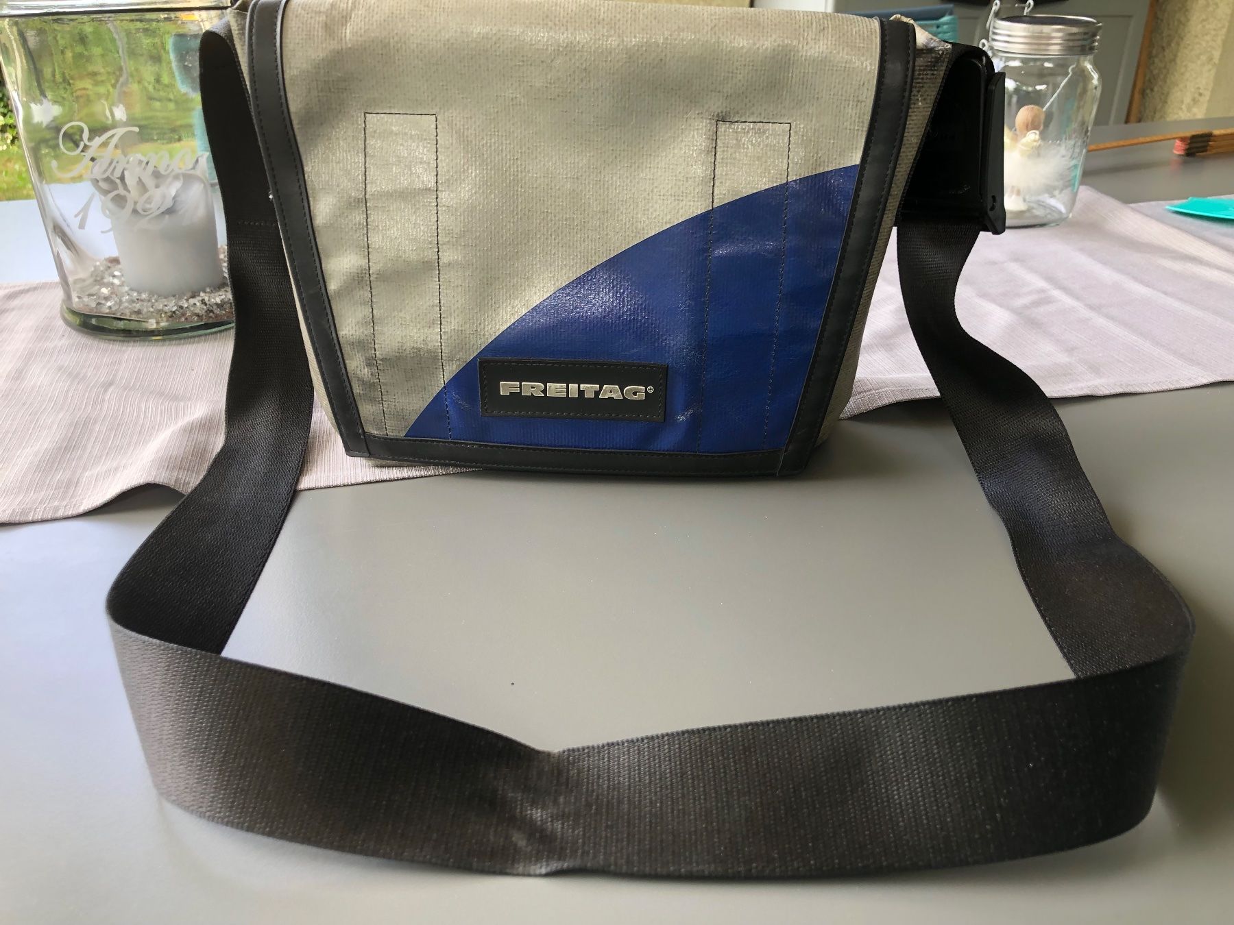Freitag Sacs: Umhängetasche – D'occasion à Winterthur par hjt_lp9n