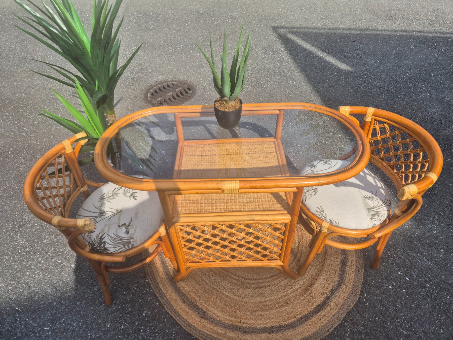 Set di tavolo e panche: 1 table et 2 chaises en rotin vintage – Usato da Fully venduto da tameab 4