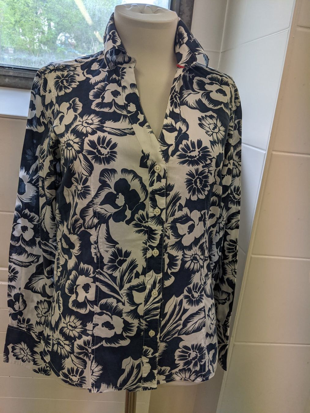 Tommy Hilfiger Camicette: Hilfiger Damenbluse Gr 6 – Nuovo e nell'imballaggio originale da Langnau am Albis venduto da Judithsebi