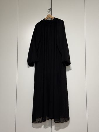Kleid lang schwarz mit Punkten Grösse S/M neuwertig
