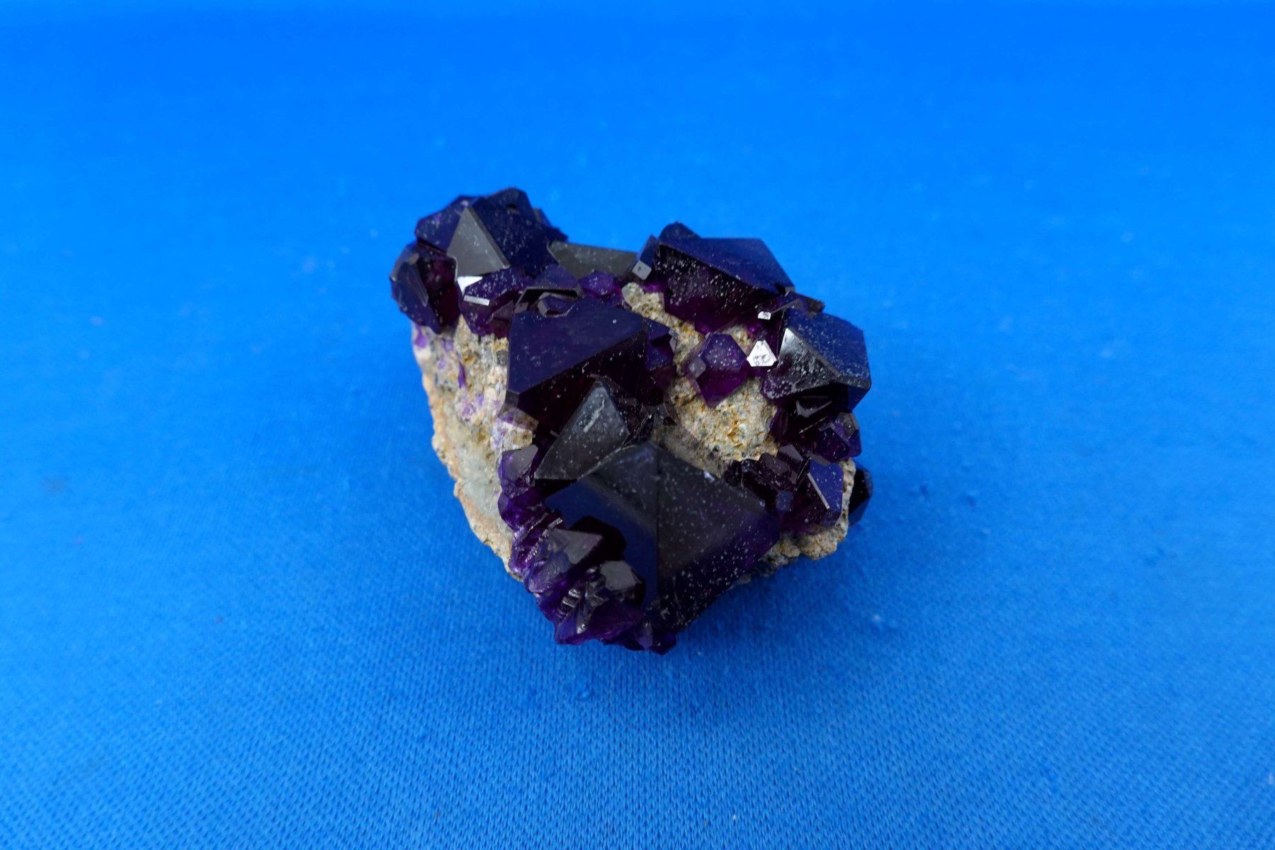 Minerali & Pietre curative: Kreuzit auf Matrix – Usato da Schinznach Bad venduto da Demerald 4