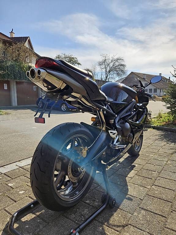 Triumph Strada: Triumph Daytona 675 – Usato da Ossingen venduto da carandbiketuning 2