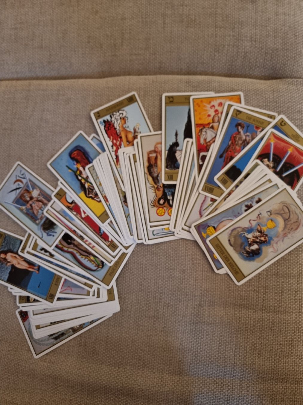 Giochi: DALÍ TAROT Jubiläumsedition, Samt Box – Usato da Veltheim AG venduto da gave04 4