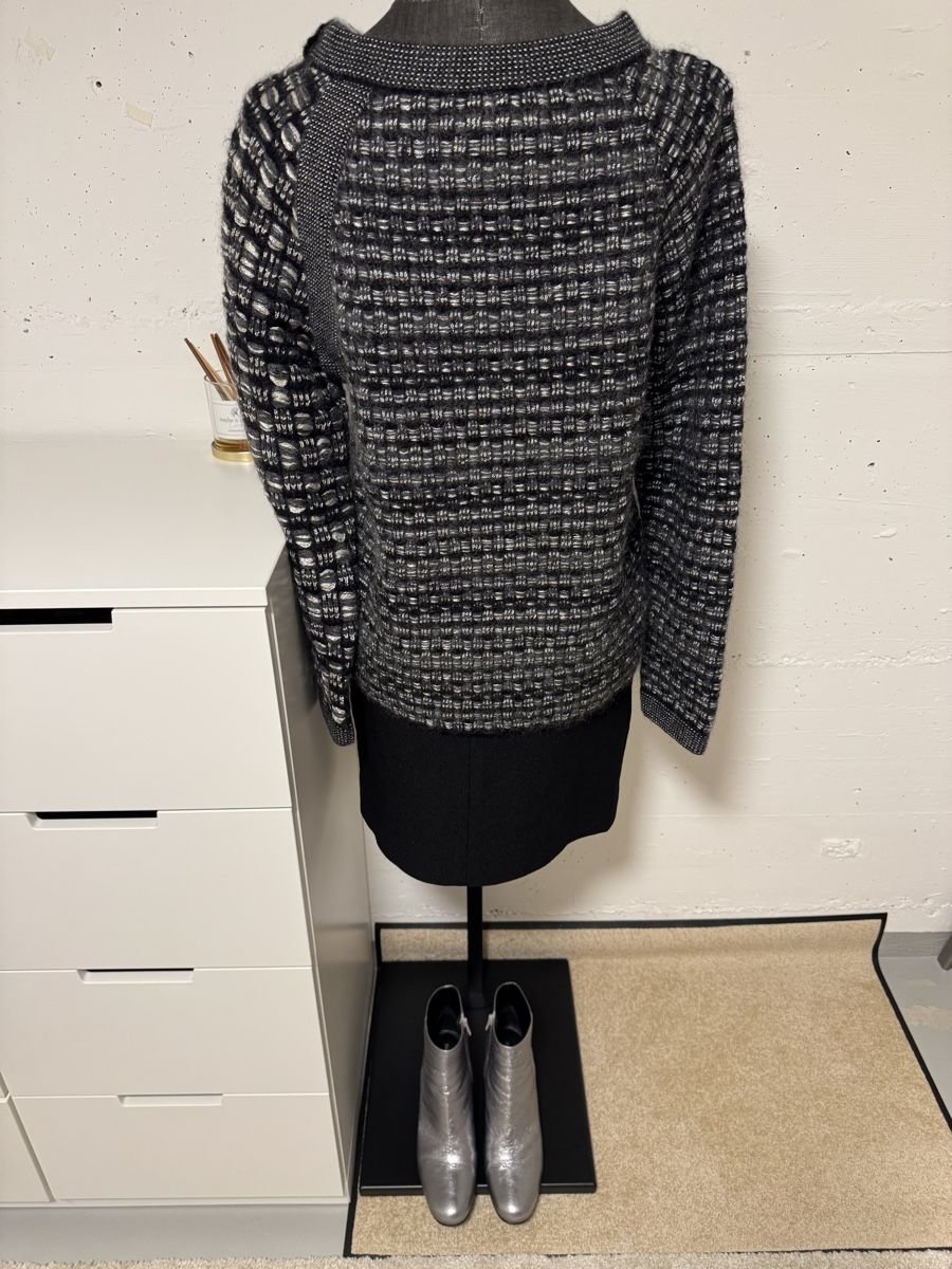 Chanel Maglioni & Felpe: Chanel Pullover schwarz grau gemustert Grösse 36 – Nuovo (secondo la descrizione) da Sarnen venduto da vik_jw5z 4