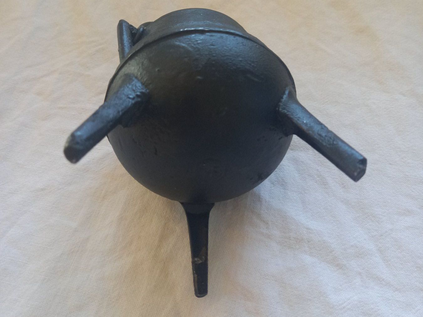 Casseroles: Marmite mini en fonte – D'occasion à Rossens FR par Souris1 6