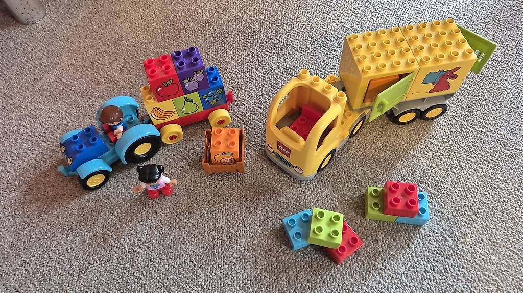 Lego Giocattoli: Duplo Set Traktor, Lastwagen, Früchte – Usato da Adelboden venduto da afkcamper 2