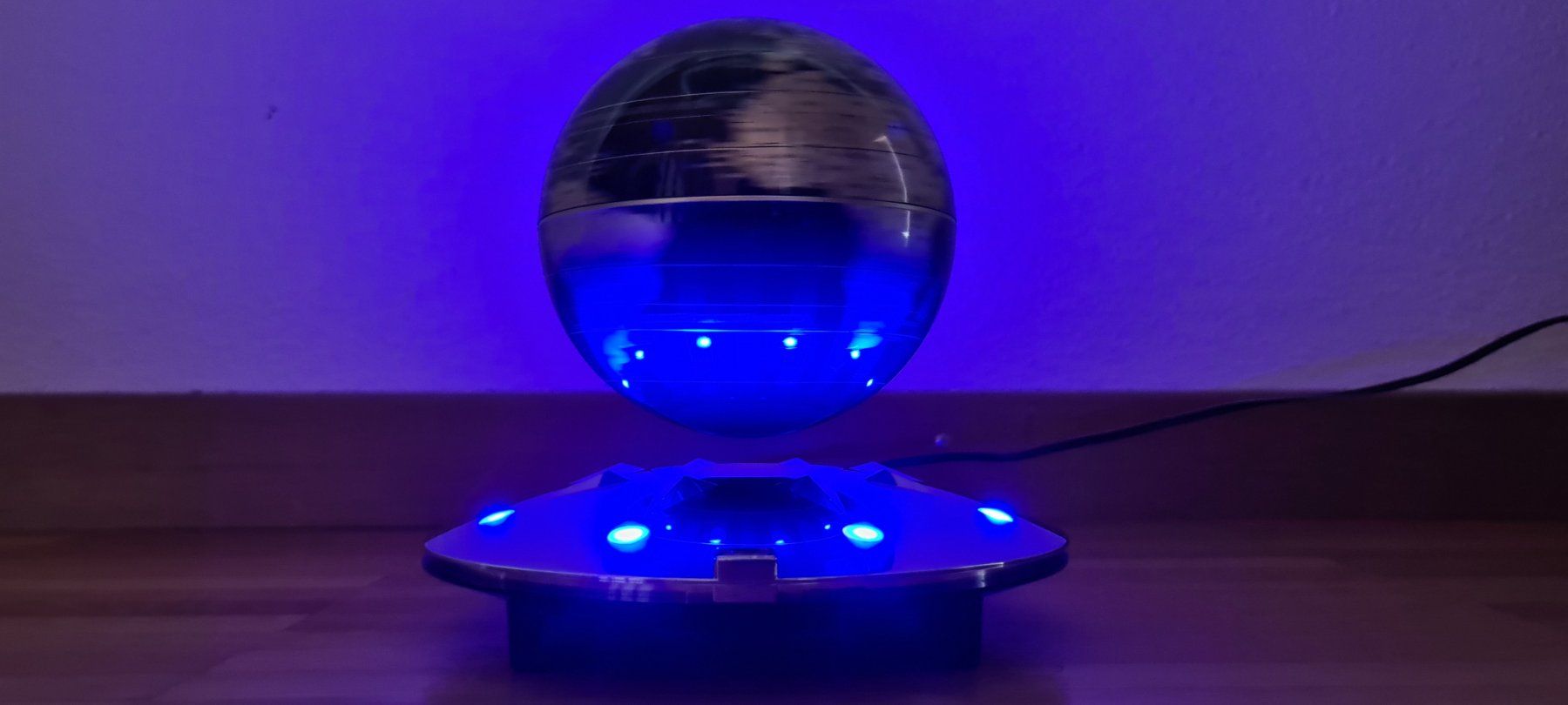 Tutte le decorazioni: Schwebende Erdkugel (Magnetisch) – Usato da Langnau b. Reiden venduto da Banshee7