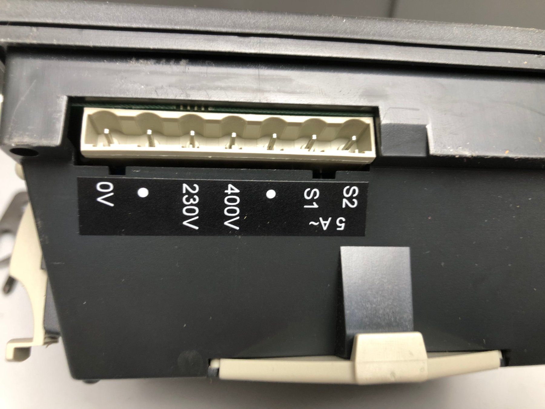 Sistema di controllo: Power Factor Controller Kompensationsanlage Steuerung Regler – Usato da Hinterkappelen venduto da atomschnee 7
