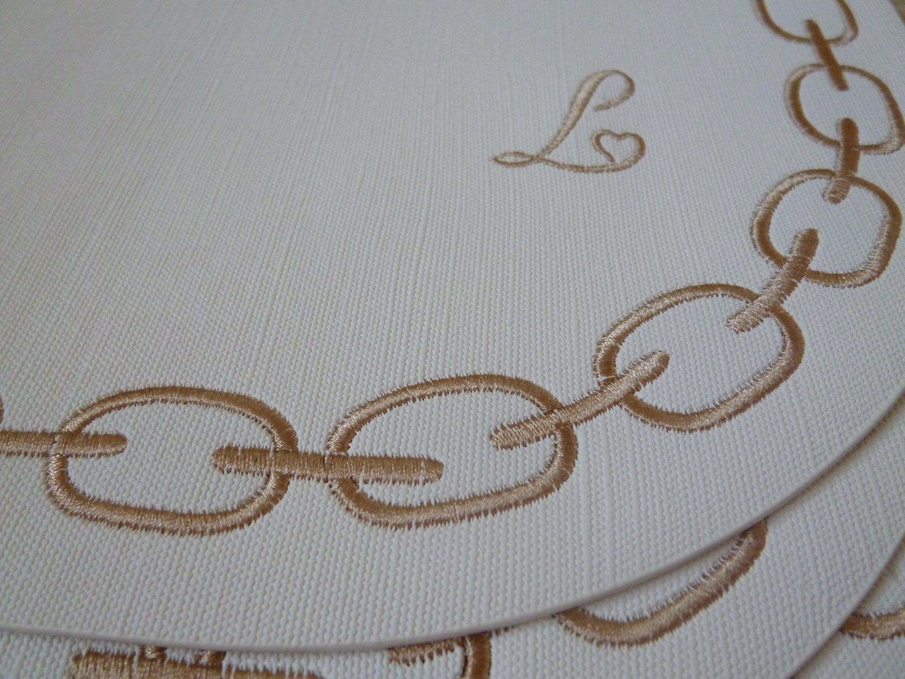Altra biancheria da tavola: 4 schöne Tischsets beige-weiss Love – Nuovo e nell'imballaggio originale da Dättlikon venduto da Mamakuga 3