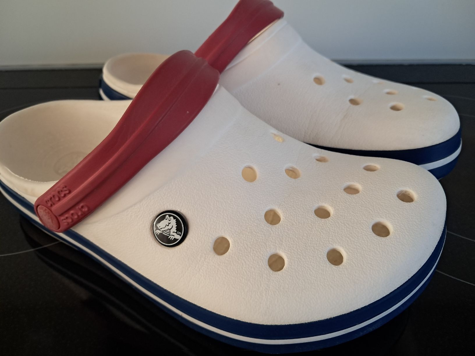 Crocs Scarpe da uomo: Crocs Gr. 38/39 weiss – Usato da Winterthur venduto da fabelwin
