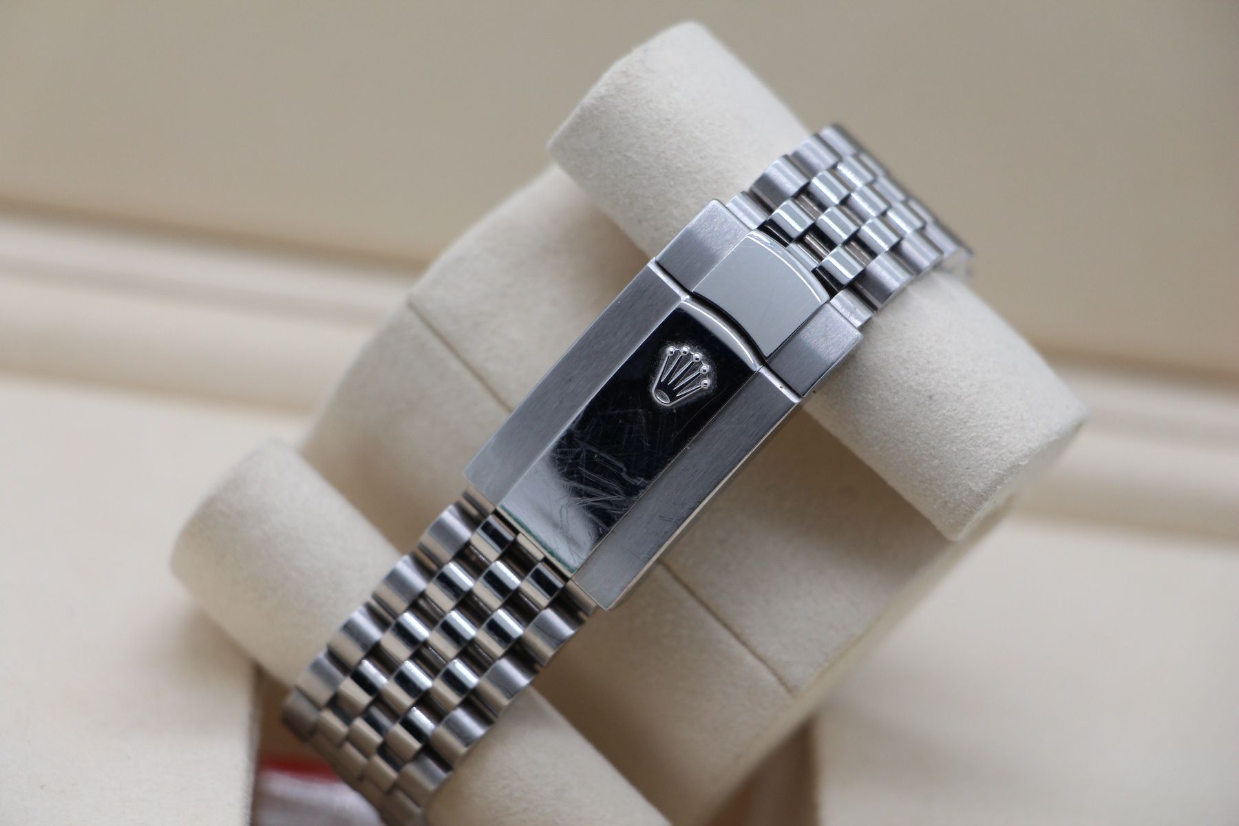 Rolex Orologi: Rolex Datejust 41 Grey Jubilee Ref. 126334, Full-Set 1. Hand – Usato da Zug venduto da eMDi_Collection 7