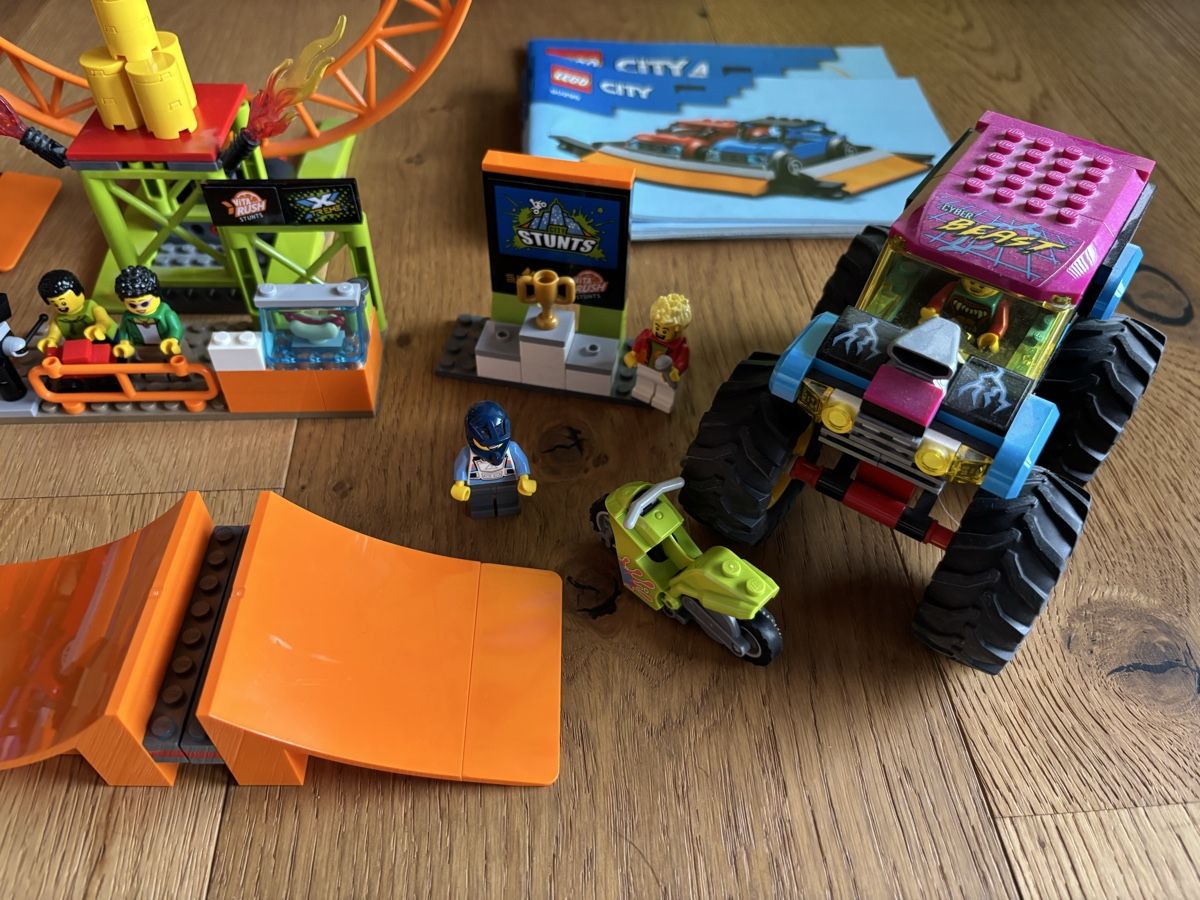 Lego Kit di costruzioni: Lego City Stunts 60295 – Usato da Les Agettes venduto da stephe74 1