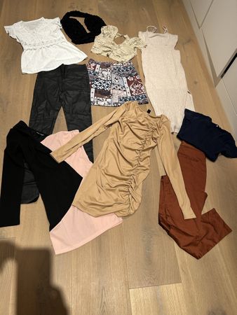 Damen Kleider Paket Grösse xs neuwertig 1-2 mal angezogen 