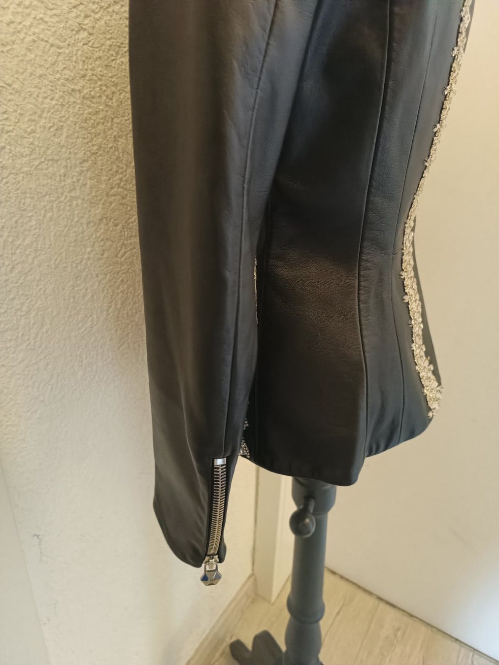 Philipp Plein Giacche: Philipp Plein Lederjacke Grösse S mit Swarovsky – Usato da Winterthur venduto da style-and-design.zrh 4