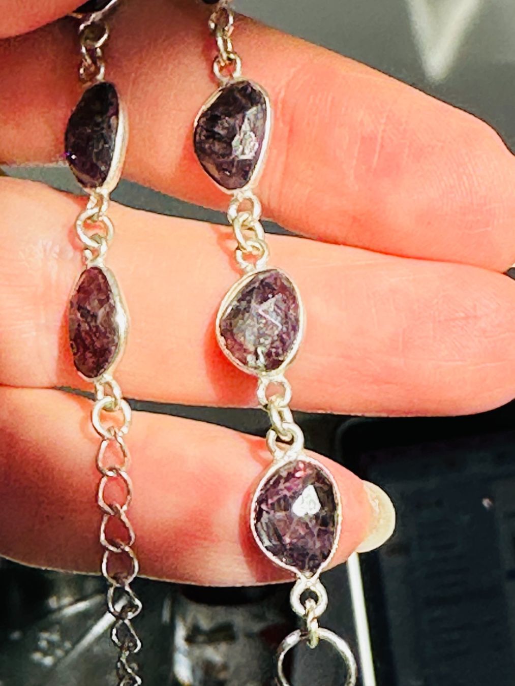 Bracciali & Braccialetti: Color Enhanced Red Flash Labradorite Bracelet 7" – Nuovo e nell'imballaggio originale da Genève venduto da AGBERG 9