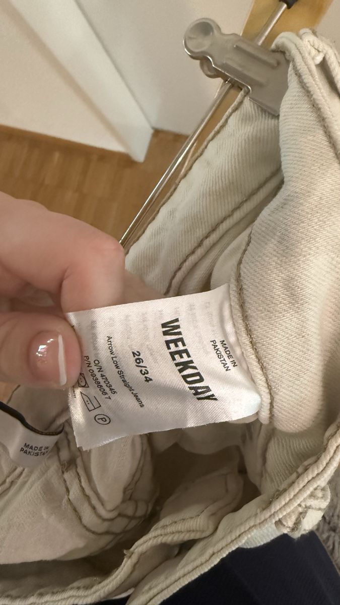 Weekday Jeans: Weekday Arrow jeans – Gebraucht aus Kloten von S_m00 2