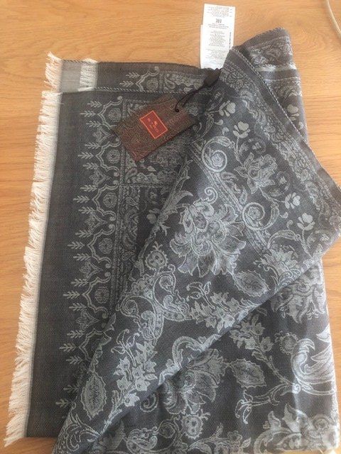 Etro Sciarpe: Foulard , écharpe ETRO – Nuovo (secondo la descrizione) da Genève venduto da san_lb79 1