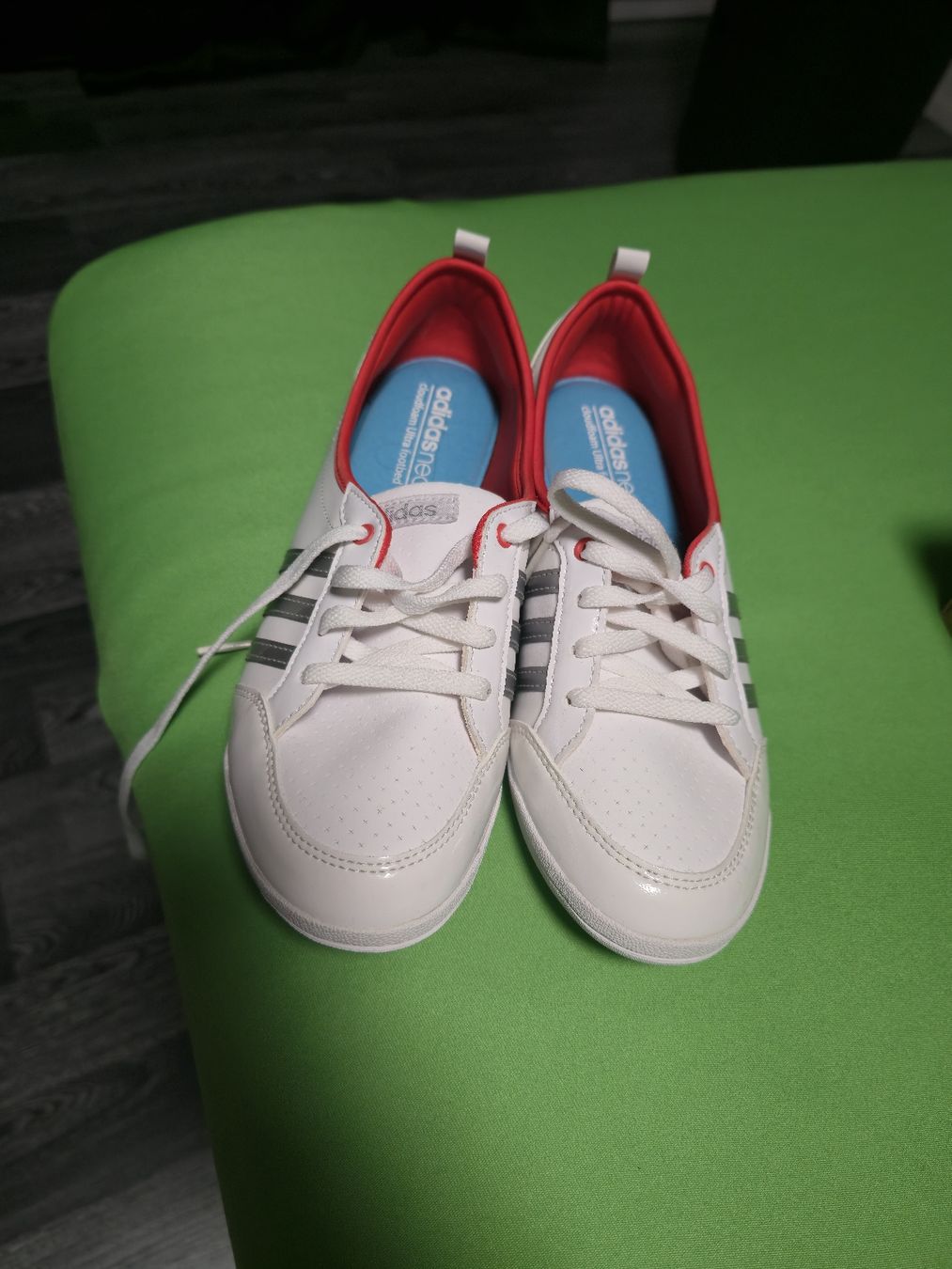 Damenschuhe: Adidas 39 – Neu (gemäss Beschreibung) aus Ehrendingen von Ince2016