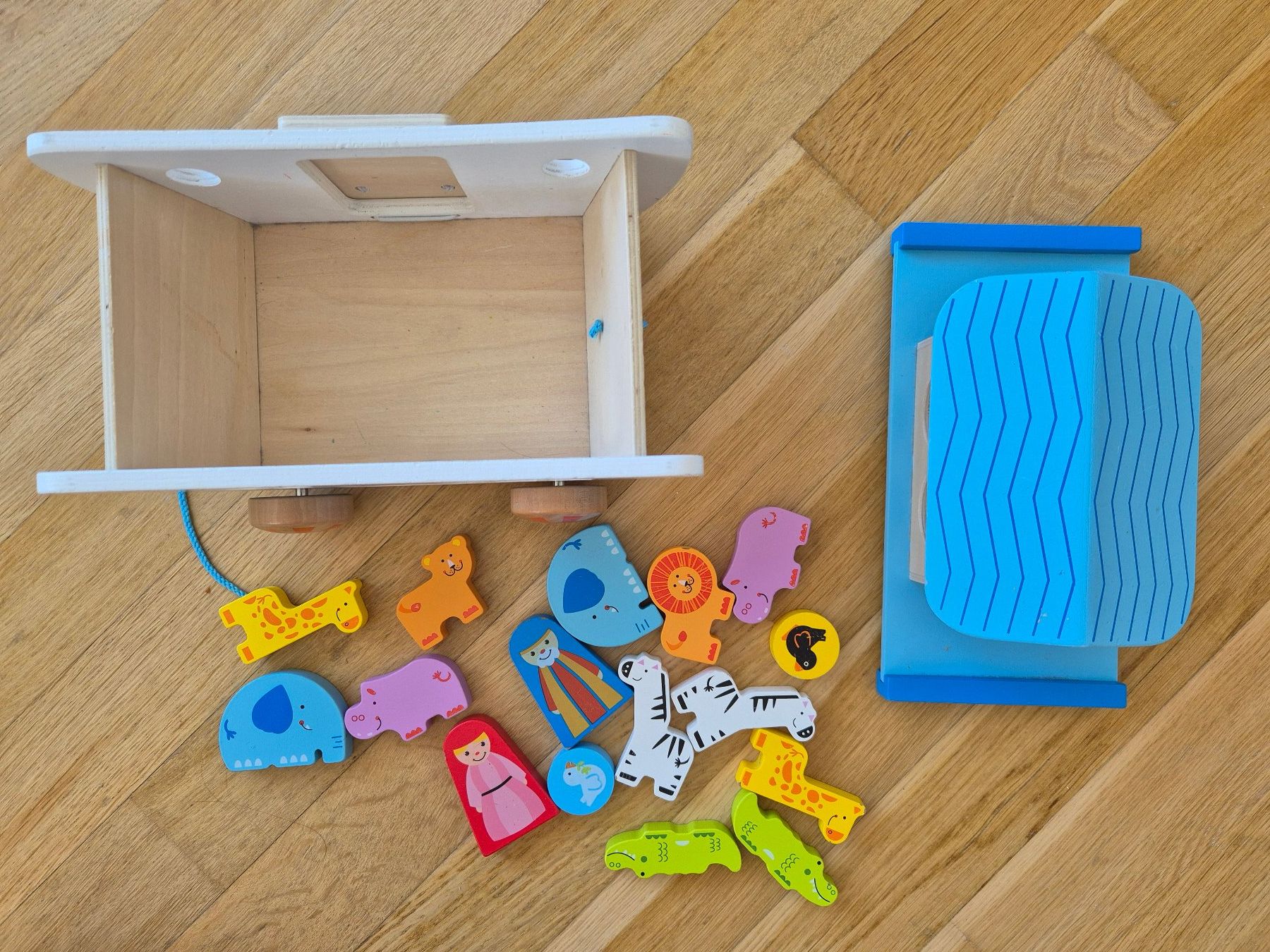 Hape Spielzeuge: Hape "Arche Noah" aus Holz – Gebraucht aus Brugg AG von ars_5h7f 1