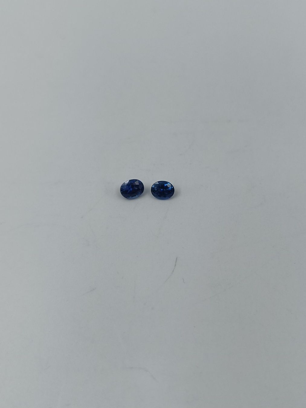 Edelsteine: 2 BLAUE OVALE SAPHIRE 0.96 CT. – Gebraucht aus Luzern von EdiGem 5