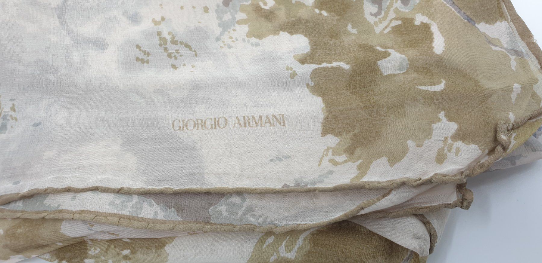 Armani Foulard & Sciarpe: Foulard Giorgio Armani – Usato da Emmen venduto da magelan 6