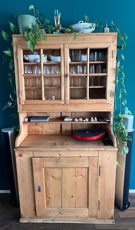 Büffets: Holzbuffet  – Gebraucht aus Bern von Guggibern