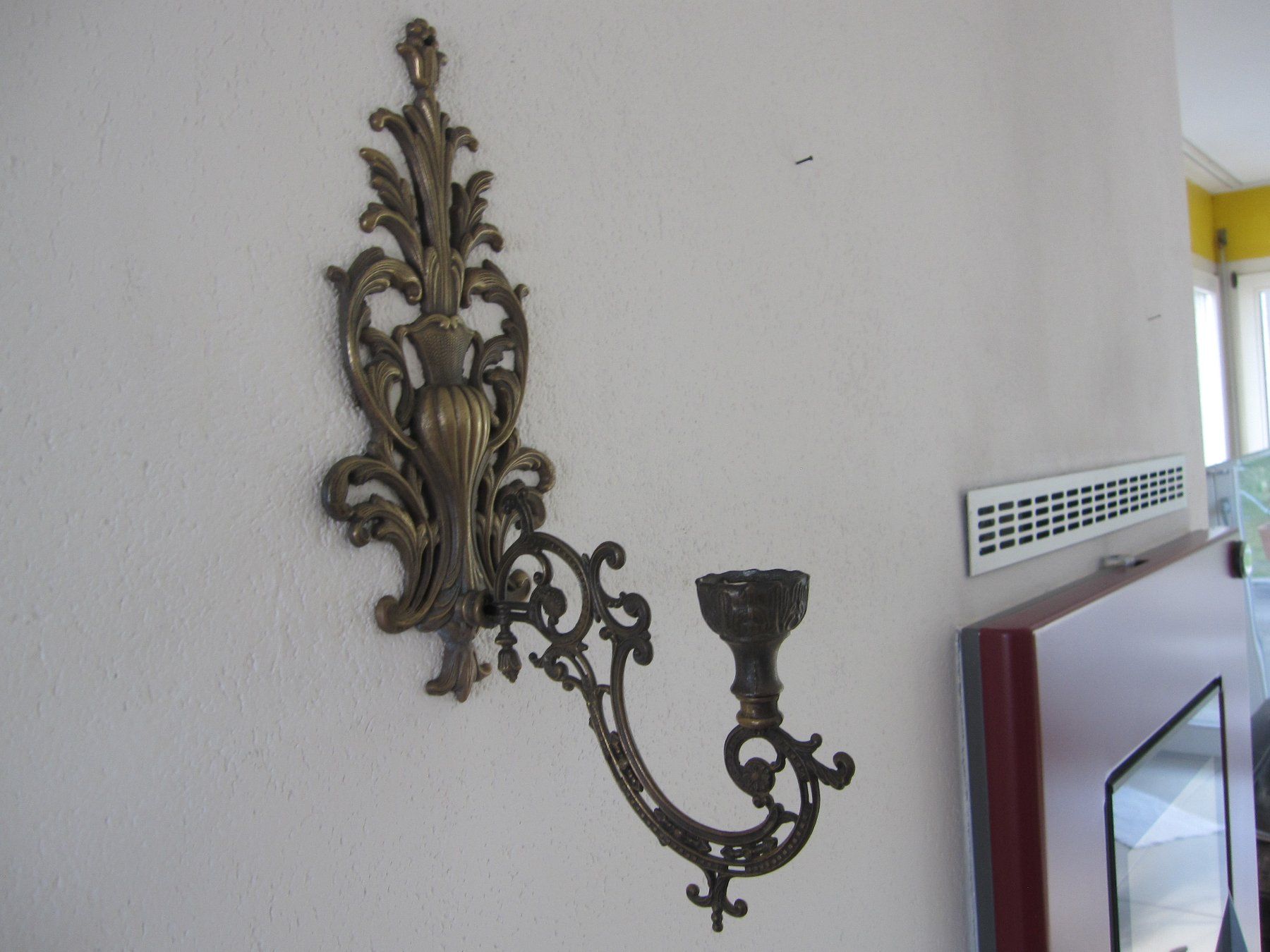 Portacandele: Antik Wand-Kerzenhalter, Messing – Usato da Horgen venduto da sarahbuechler01 2