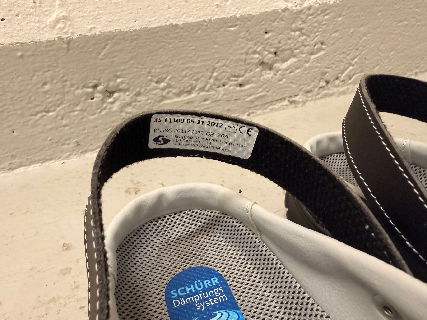 Scarpe da uomo: Berufsschuhe Schürr Clogs schwarz, Gr. 45 - Neu! – Nuovo (secondo la descrizione) da Zürich venduto da celai. 4