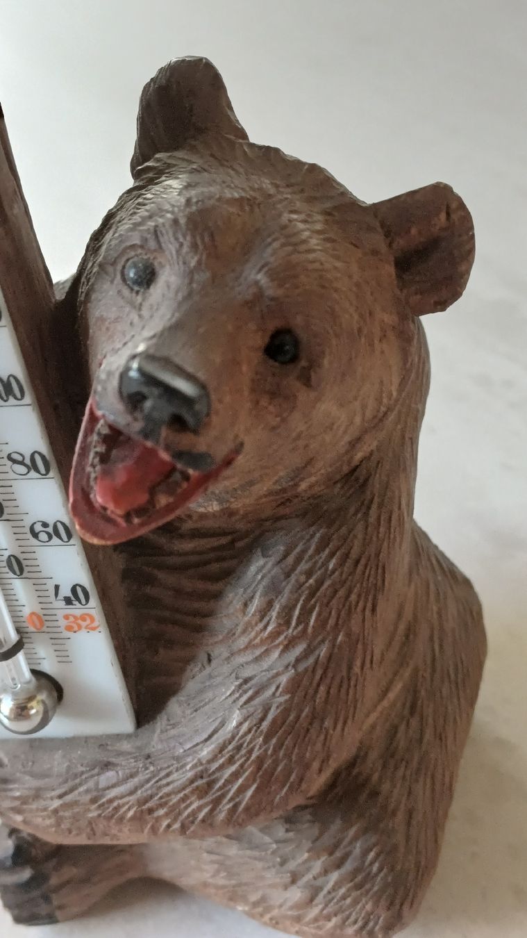 Figuren: Antiker Brienzer Bär mit Termometer  – Gebraucht aus Flawil von Pinkmalibu 2