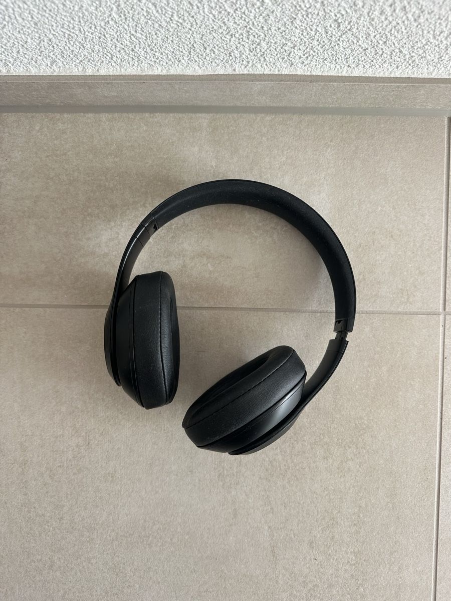 Beats Casques audio: Kopfhoerer Beats Studio 3 schwarz – D'occasion à Wil SG par val_hx8l