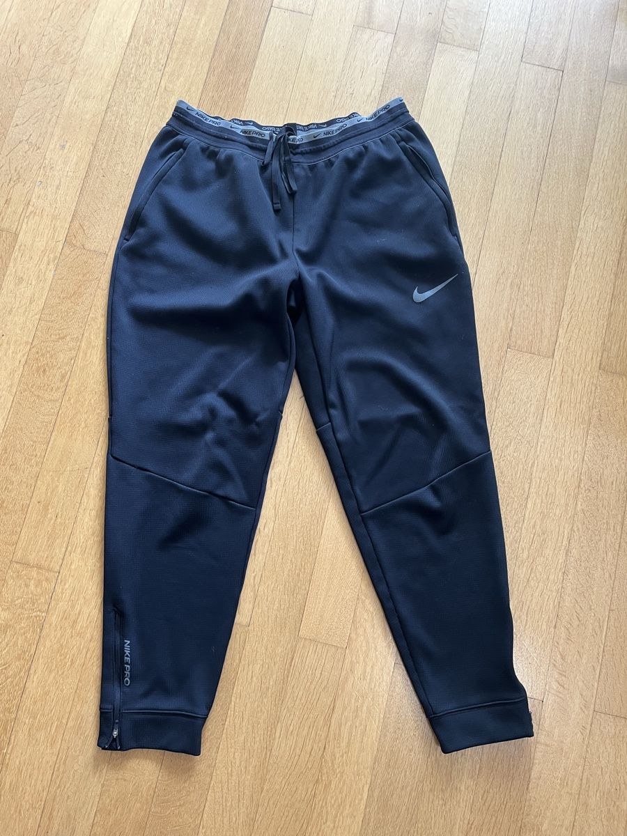 Nike Pantaloni: Training Nike Pro L noir homme – Usato da Bern venduto da pie_mdk2