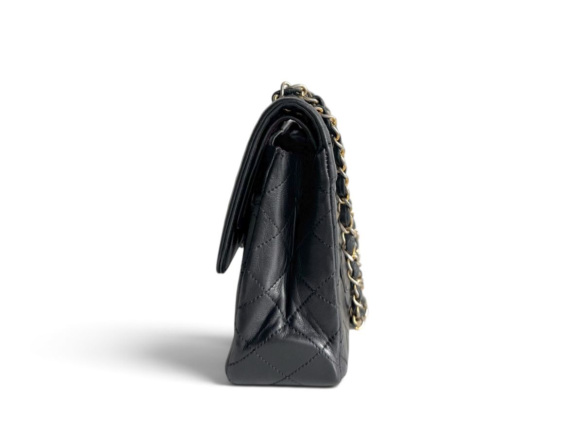 Chanel Borse da donna: CHANEL Lambskin Quilted Medium Double Flap Tasche – Usato da Kriens venduto da hannaandkiko 2