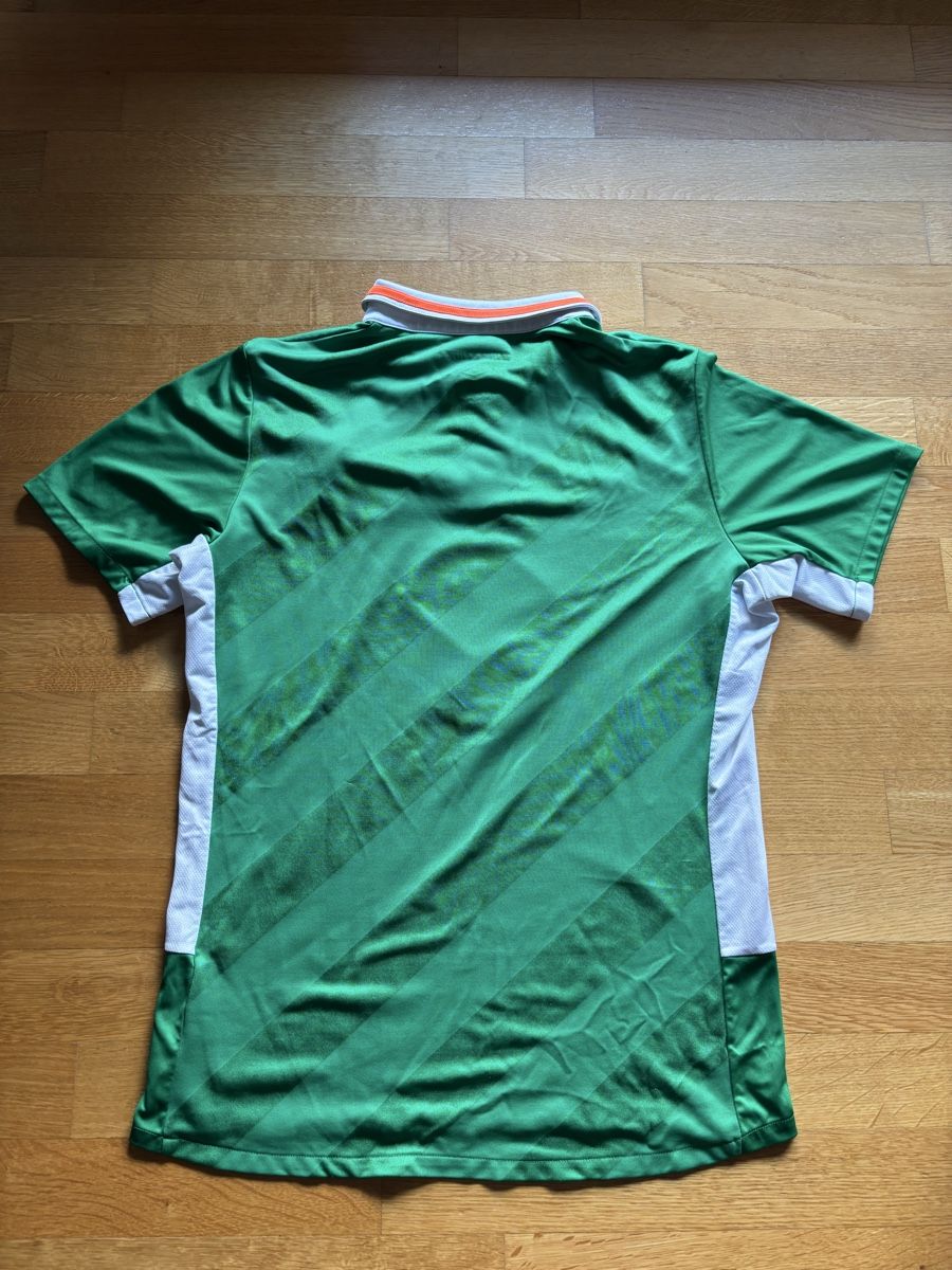 Umbro Canottiere & Pantaloni: Fussballtrikot Irland Umbro Grösse L – Usato da Winterthur venduto da Domihofmann 1