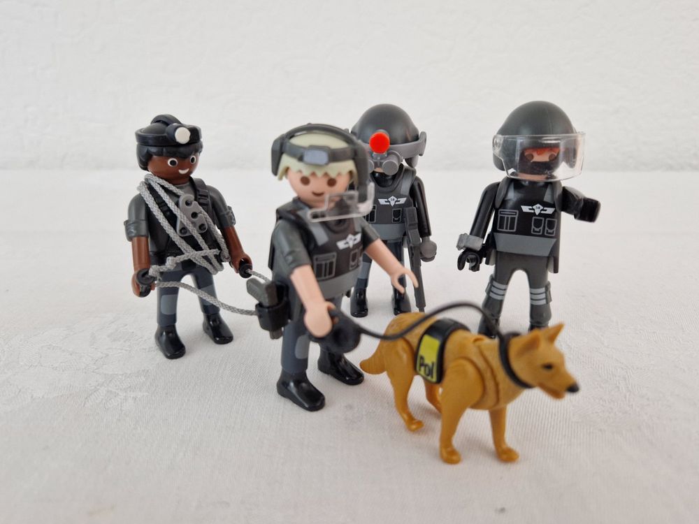 Polizei in Action FOB044 (2009) - King & Country