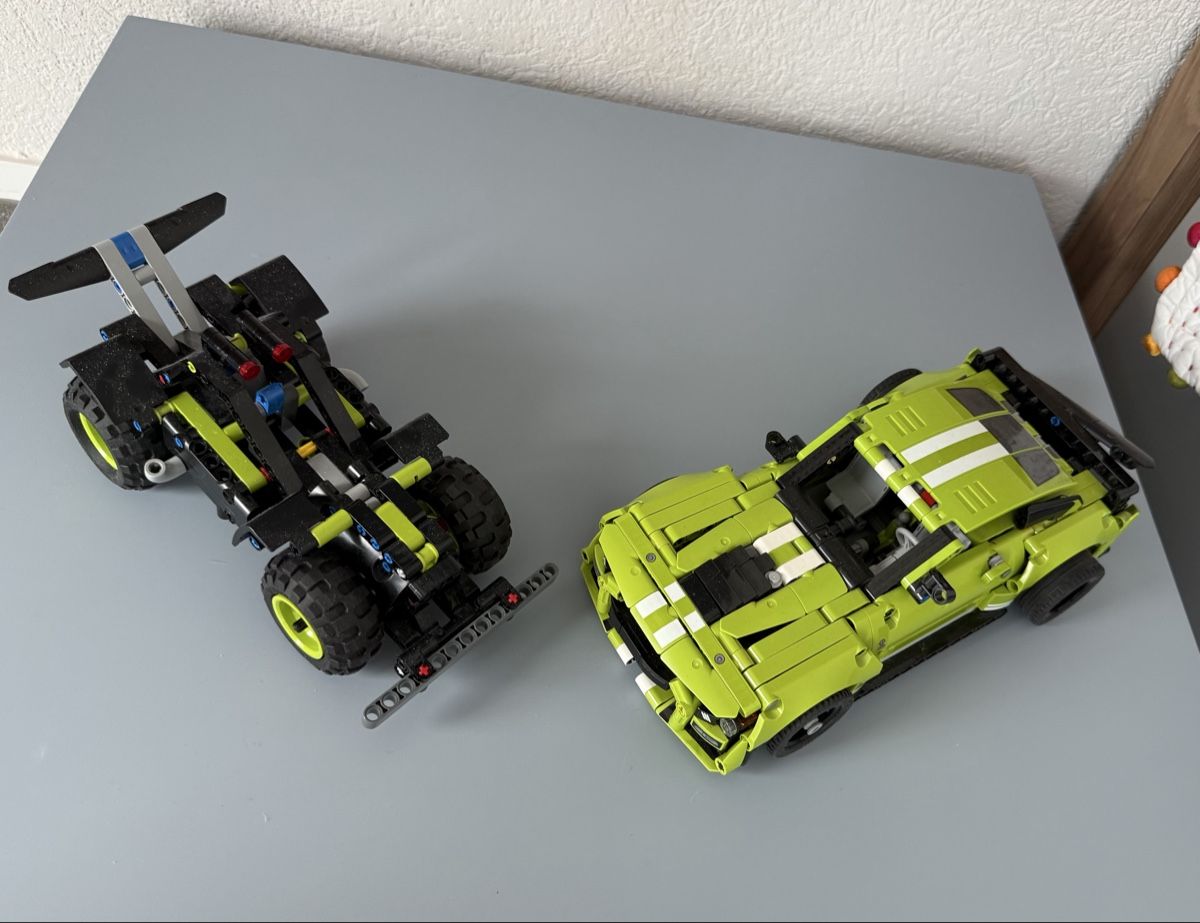 Lego Giocattoli: Lego Technic Set, 2 Autos – Usato da Richterswil venduto da Schoetto