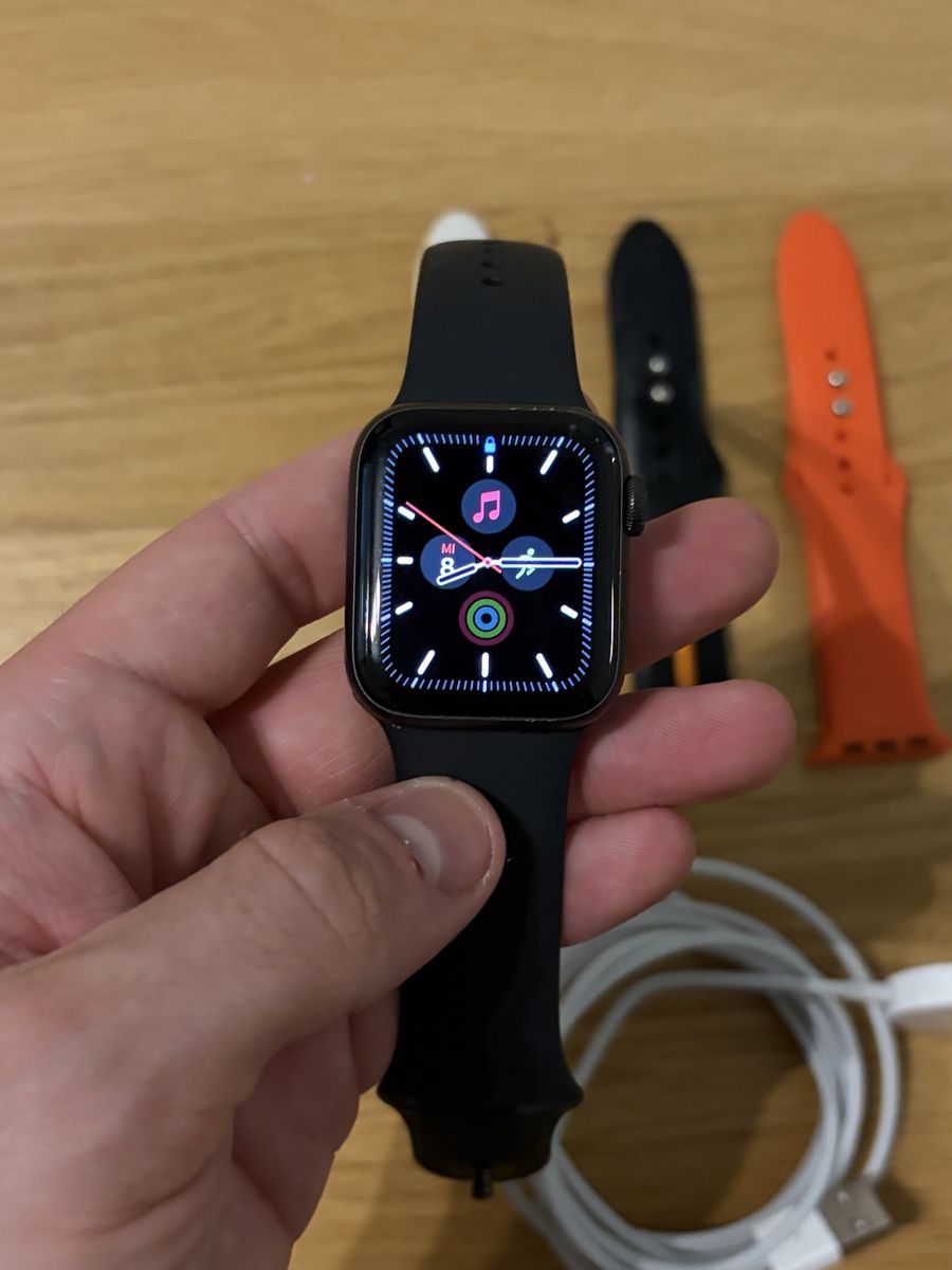 Apple Smartwatch: Apple - Watch SE - Schwarz - 40mm – Usato da Jona venduto da Sorelli 1