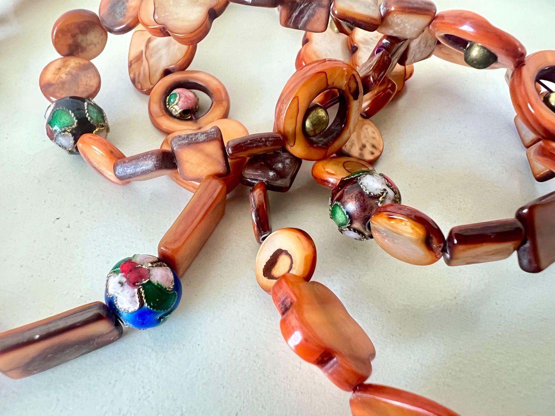 Ketten: Boho Longkette Perlmutt mit Herzen & Cloisonné - Unikat – Gebraucht aus Ruswil von artbyhand 4