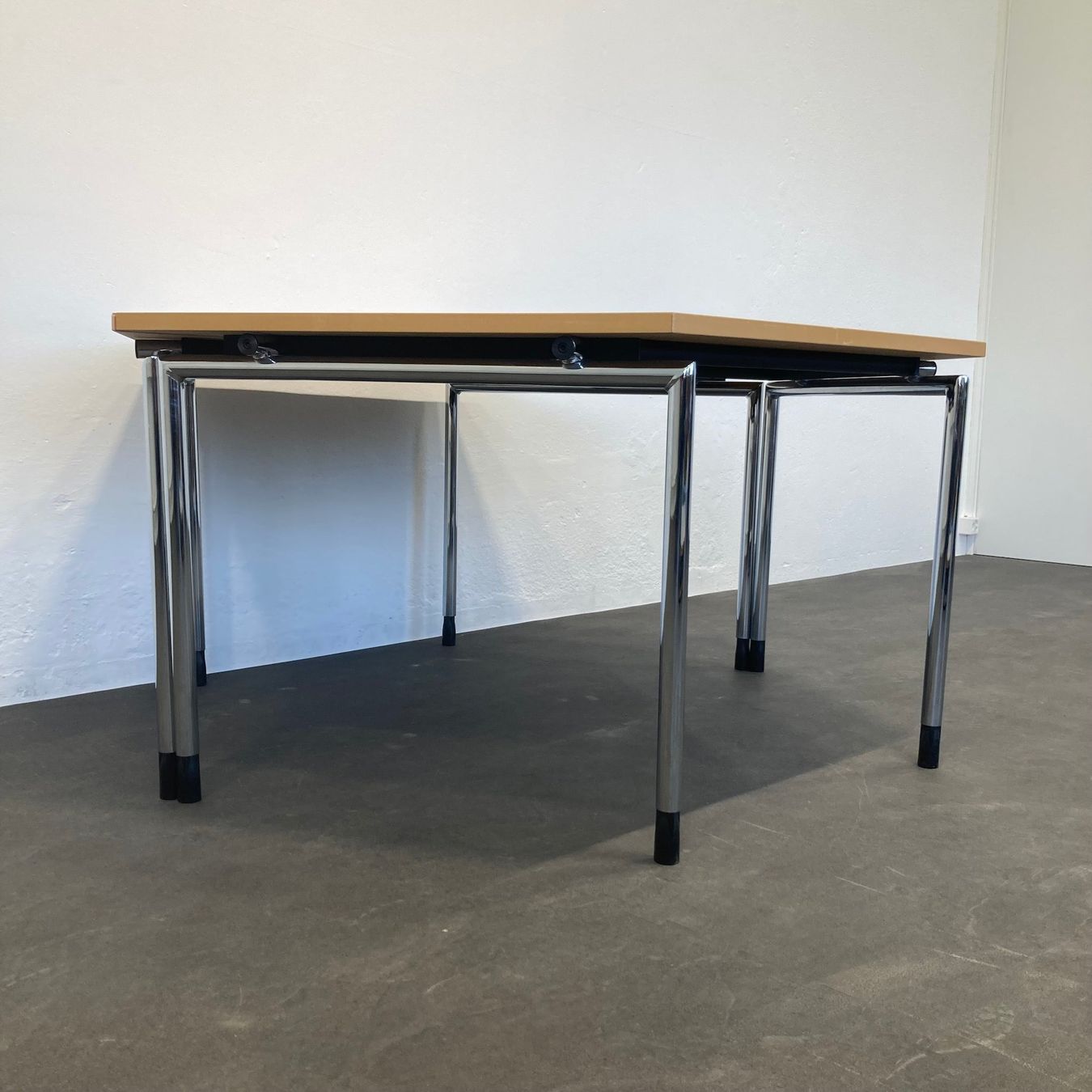 Sedus Tavoli: Sedus Classic Sitzungstisch Trapez-Kombi – Usato da Schönenwerd venduto da mcofficeshop 4