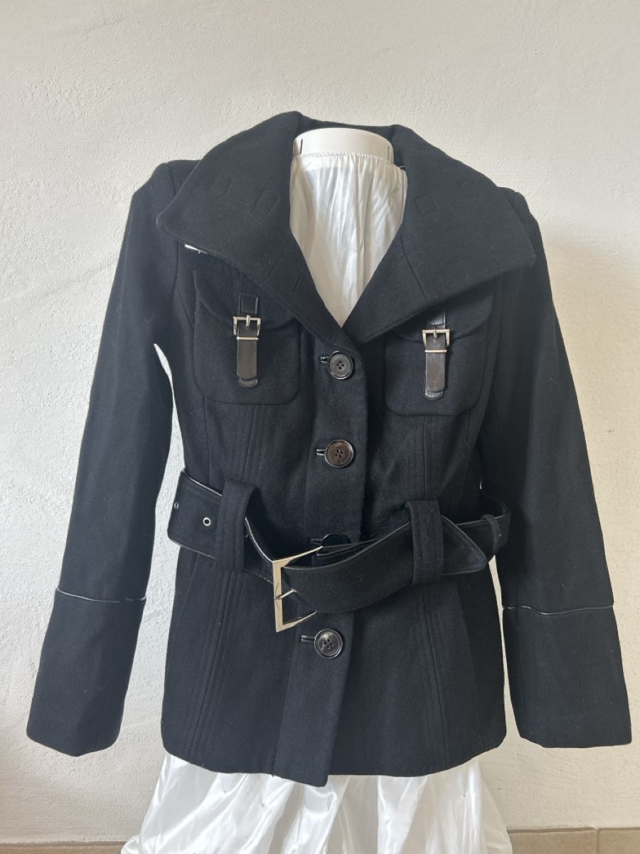 Zara Giacche: Zara Basic Mantel Schwarz, Gr. M, Eleganter Schnitt – Usato da Röschenz venduto da c_k_wj8r