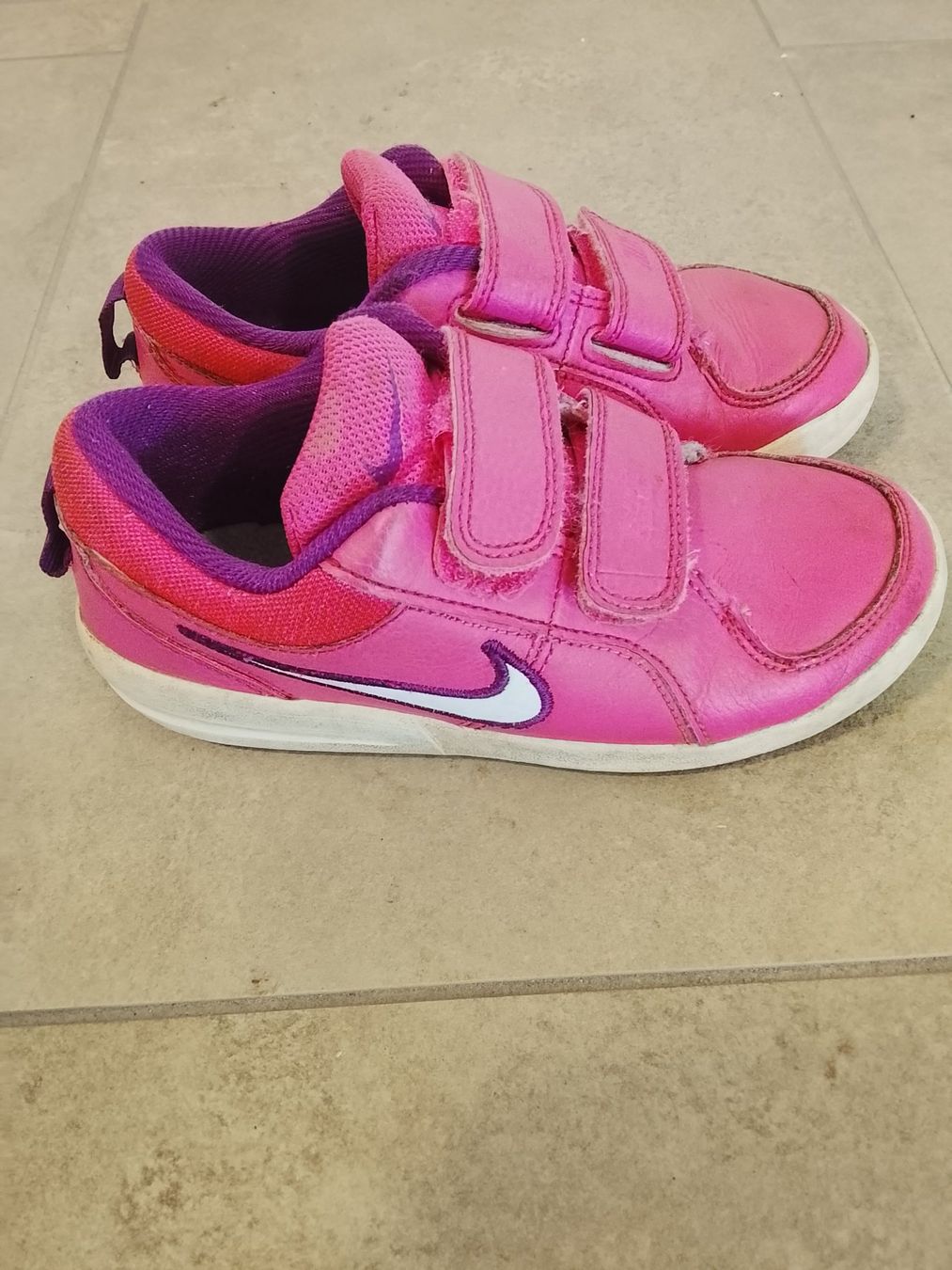 Nike Scarpe per ragazzi: Sneakers Nike Gr. 30 – Usato da St. Gallen venduto da Fluros 1