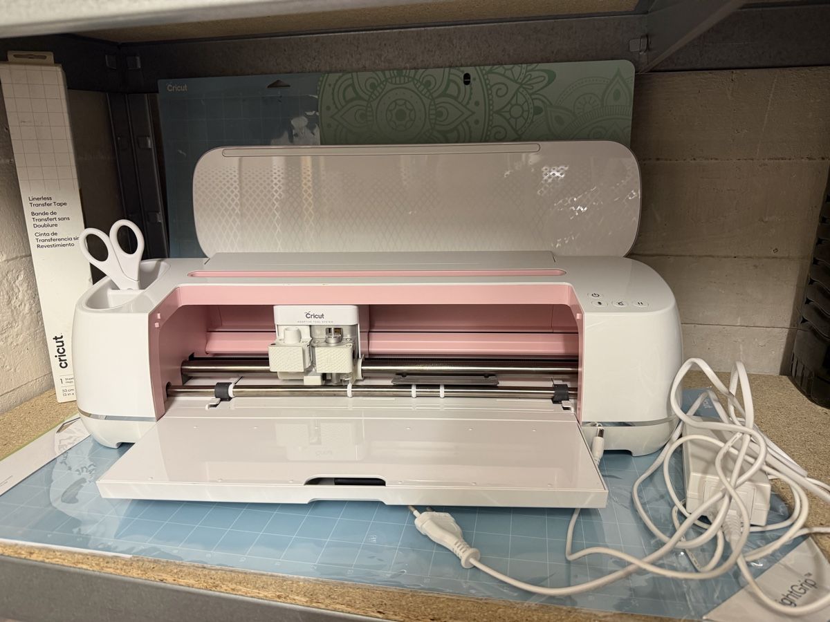Toutes les machines: Schneideplotter Cricut Maker mit viel Zubehör gebraucht – D'occasion à Au ZH par FMRF 3